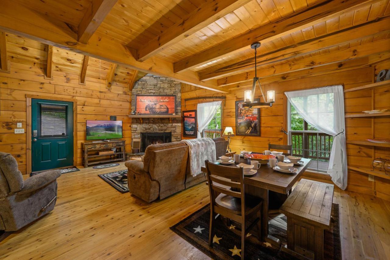 Gypsy Road - Privacy! Log Cabin With Hot Tub, Wifi, Directv And Arcade Sevierville Ngoại thất bức ảnh