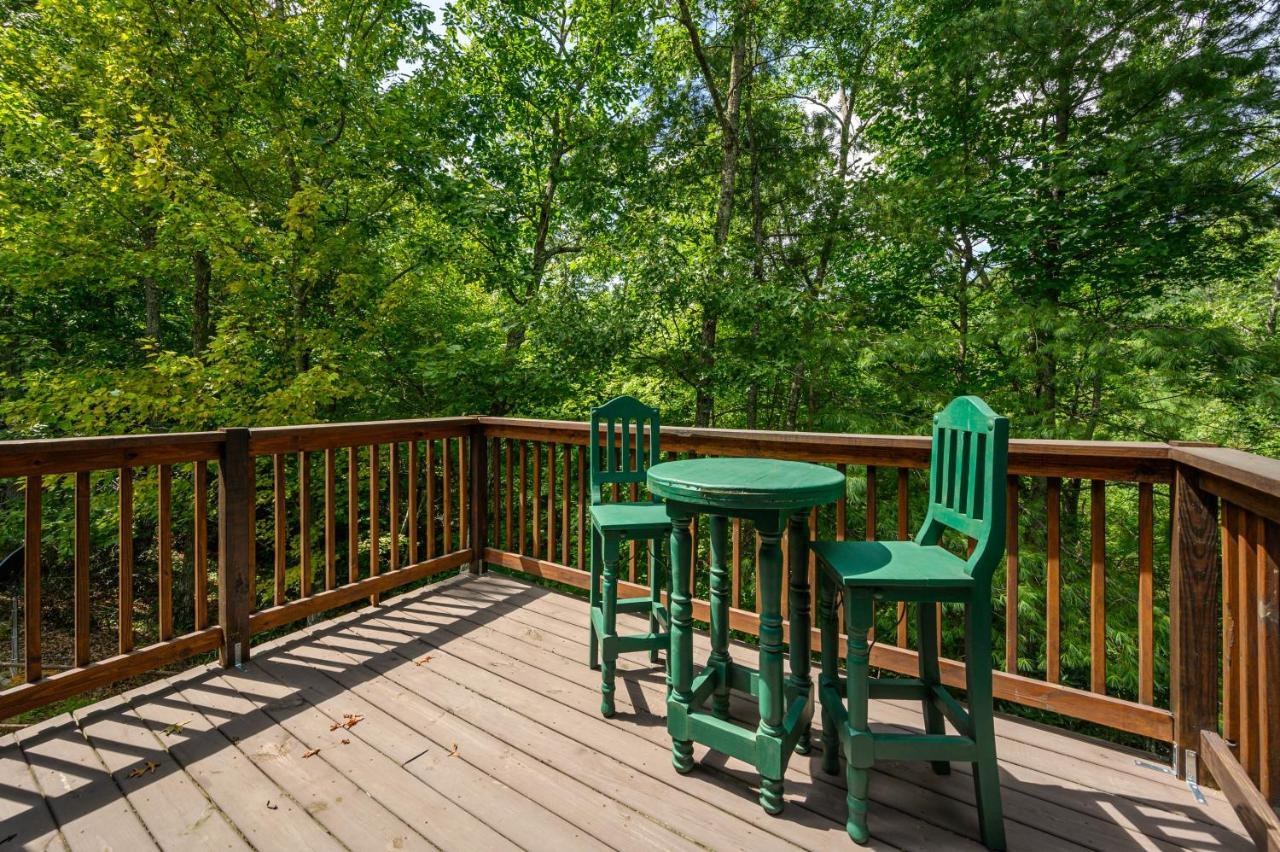 Gypsy Road - Privacy! Log Cabin With Hot Tub, Wifi, Directv And Arcade Sevierville Ngoại thất bức ảnh